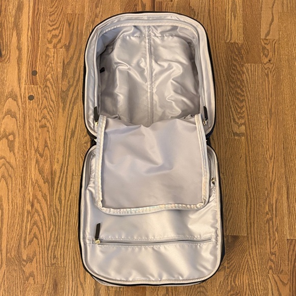 TUMI Black Wheeled Travel Bag - Picture 9 of 10